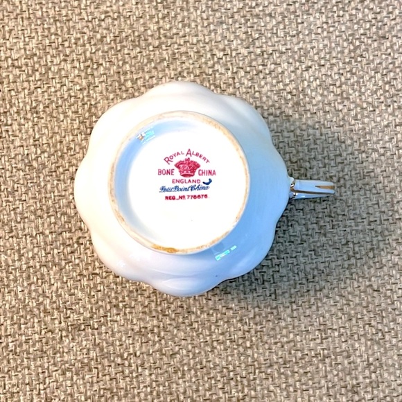 Royal Albert England Bone China Tea Cup Petit Point Cross Stitch - Picture 8 of 8